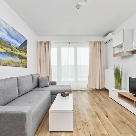 Krakowska 39 With Ac & Parking & Loggia By Renters 아파트 브로츠와프