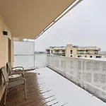 Krakowska 39 With Ac & Parking & Loggia By Renters Vratislav