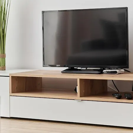 Krakowska 39 With Ac & Parking & Loggia By Renters Apartment *