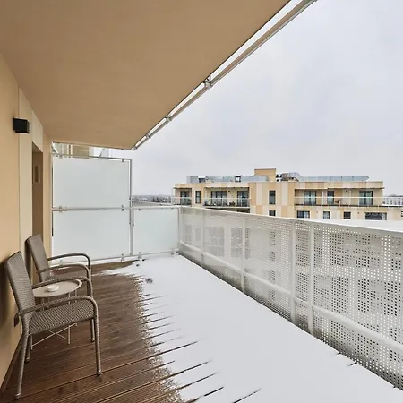 Krakowska 39 With Ac & Parking & Loggia By Renters Wroclaw